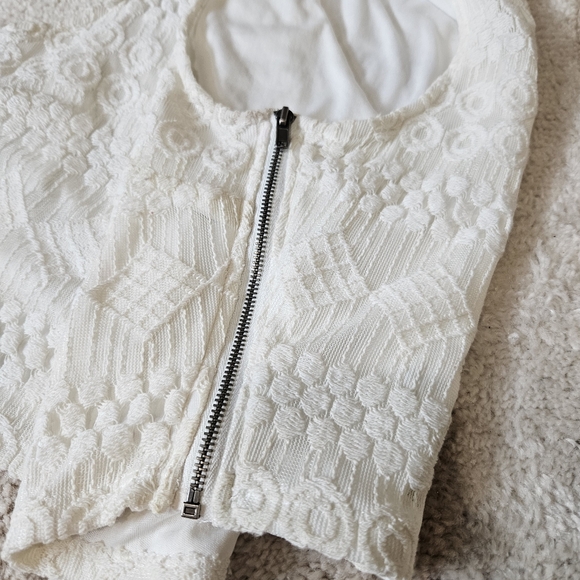 Lace Crop Top Size M - Picture 6 of 7